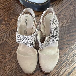 TOMS Majorca Tan and Black Sandals